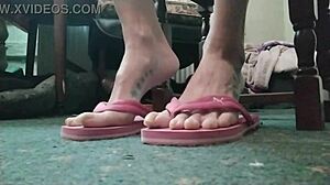 Look At Those Huge Curvy Feet And Toes!