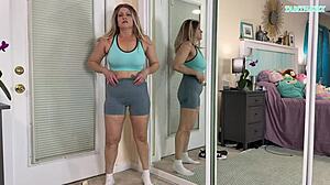 Damn, check out this sexy milf's gym workout haul!