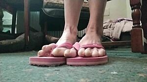 Look At Those Huge Curvy Feet And Toes!