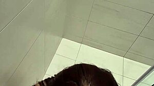 mi cuñada bathing, tempting me to join for latina fun