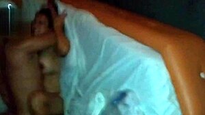 dois novinhos se revezam na karina com tesão