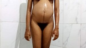 Just saw this amazing chick pissing while bathing. Who’s gonna join me in that tub to pound her?