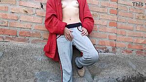 I masturbate my pussy in the yard until neighbors spot me 😏