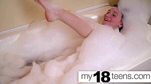 Babe boldly masturbates to orgasm in bath