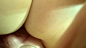 I’m Licking My Mature Wife’s Cunt in Real Home Video 😍