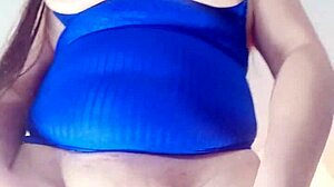 esposa puta masturbates for husband’s friends with big ass