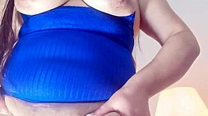 esposa puta masturbates for husband’s friends with big ass