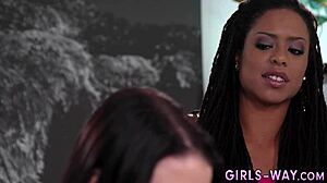 les milf strapon banged by ebony babe