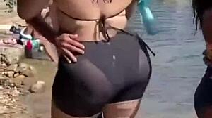 Bunduda Gostosa Prostitute Engages in Detailed Sexual Acts with Clients. Hot Ass Action in Scene.