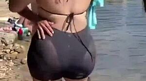 Bunduda Gostosa Prostitute Engages in Detailed Sexual Acts with Clients. Hot Ass Action in Scene.