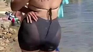 Bunduda Gostosa Prostitute Engages in Detailed Sexual Acts with Clients. Hot Ass Action in Scene.