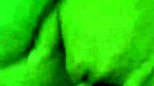 Kandy kane gives a handjob to a babe