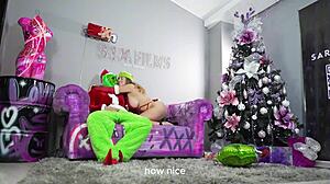 Hardcore sex with the grinch on the horniest christmas - sara blonde