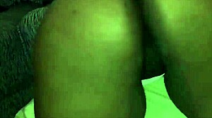 preta gostosa shows ass masturbating