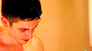 Evan Knoxx's big cock sucked 😍