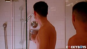 Evan Knoxx's big cock sucked 😍