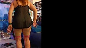 hotwife steffi dances with pussy lips and toys