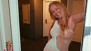 Curvy MILF Doggystyle Screams in Spanish for Cum!