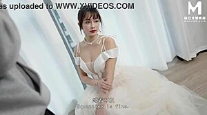 Итак, на этой дикой свадебной вечеринке, невесты пировали на членах в косплее.