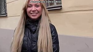 i pickd up this blode and she suked me on the porch, it wuz so public n amateur, feelin so excited