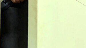 espiando loira tomando banho e trocando de roupa