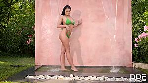 Heyy, watch Lucy Li finger herself under a waterfall outdoors! 🌊