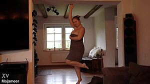 Curvy blonde riding until creampie in german trailer