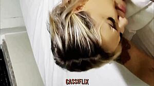 Muita safadeza e PUTARIA GOSTOSA fodendo minha buceta, see it all on Cassiflix