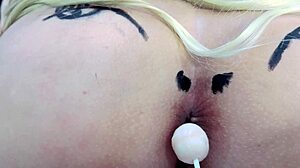 Mentes maliciosas v�o dizer que � um cu rosinha chupando pirulito completo no sheer e red