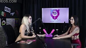 Morena and loira get naked and pussy licked!