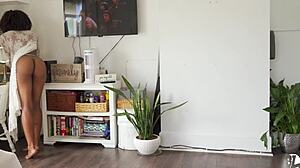 Young pussy fucked and squirting while watching a movie, stretched after workout?