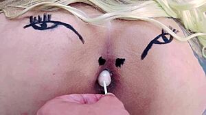 Mentes maliciosas v�o dizer que � um cu rosinha chupando pirulito completo no sheer e red