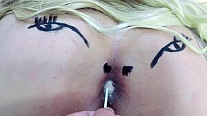 Mentes maliciosas v�o dizer que � um cu rosinha chupando pirulito completo no sheer e red