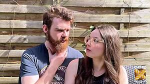 Katerina Petite 18+ λατρεύει άγριο ομαδικό σεξ με το σέξι εσώρουχό της