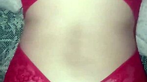 lencer�a roja llena de leche