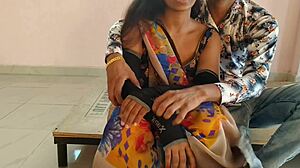 हाॅट सेक्सी ठरकी वाईफ को लंड पर बिठाया और उससे जोर जोर से चुदवाया