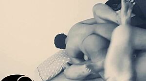 vc gosta de me comer com calcinha? sentando gostoso no pau e deixando ele todo cremoso 😏