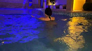 pareja de exhibicionistas follan en spa público-katty blake