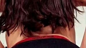 Doña mary shows off her delicious ass in a short skirt at the gym.