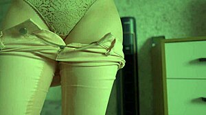 Female desperation leads to pee in jeans, homemade amateurs video.