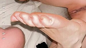 i'm a student trying feet gigi is very shy but her first riding was brillant with wet pussy and cum