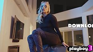 big ass blonde milf anna claire clouds shows off her hot body naked