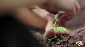 my bf's fingering my ass feels so good in this anal screw