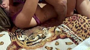 Casada No Papel Devota Do Negão Na Cama!