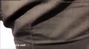 Yo, I’m getting banged by the restaurant server in the restroom!