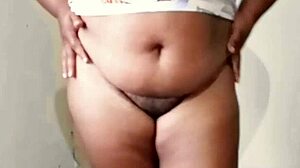 Esposa Bbw Experimenta Calcinhas Fio Dental Do Vizinho