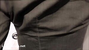 Yo, I’m getting banged by the restaurant server in the restroom!