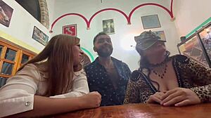 Sexo En El Bar Con 2 Casadas Amigas Son Folladas A Cambio De Pagar Su Cuenta Se La Mete Por La Vagina Hasta Correrse En La Boca De La Amiga