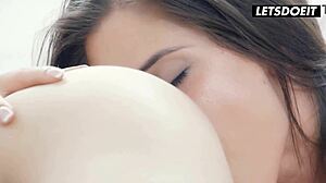 stepsisters eat each other out