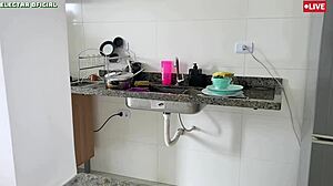 Contratei Essa Empregada E Ela Deixou Escolher A Roupa Dela Olha Essa Bunda Gostosa